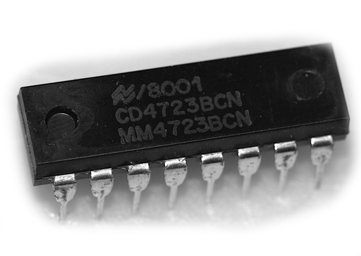 [131316] Dual 4-Bit Addressable Latch DIP-16