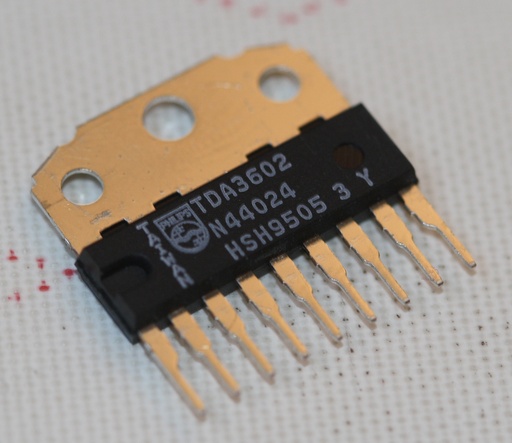 [99904] Multiple output voltage regulator SIP-9
