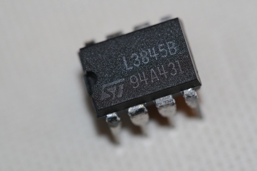 [123824] PWM controller DIP-8
