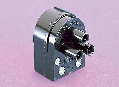 [137908] BULGIN PLUG, 3WAY